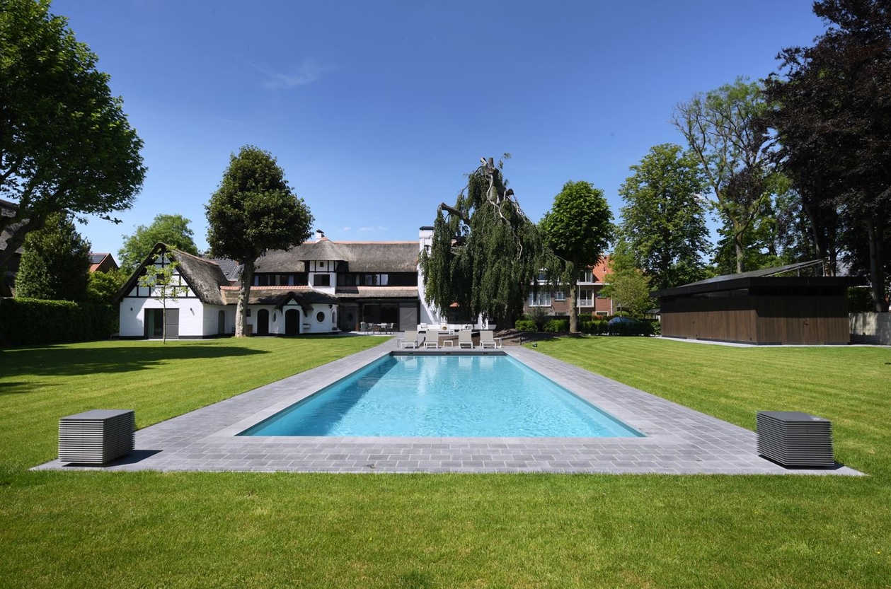 Renovatie van een bestaand buitenzwembad
